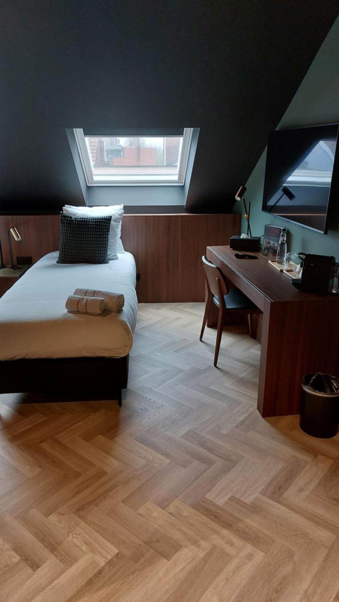 Vinotel X Тонгерен Экстерьер фото